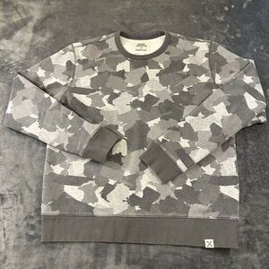 Lands‎ End Blake Shelton Sweater Mens Medium Gray Camo Pullover Casual Fleece